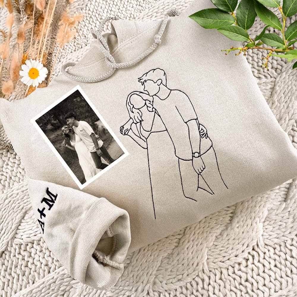 Personalized Couple Outline Portrait Sweatshirt